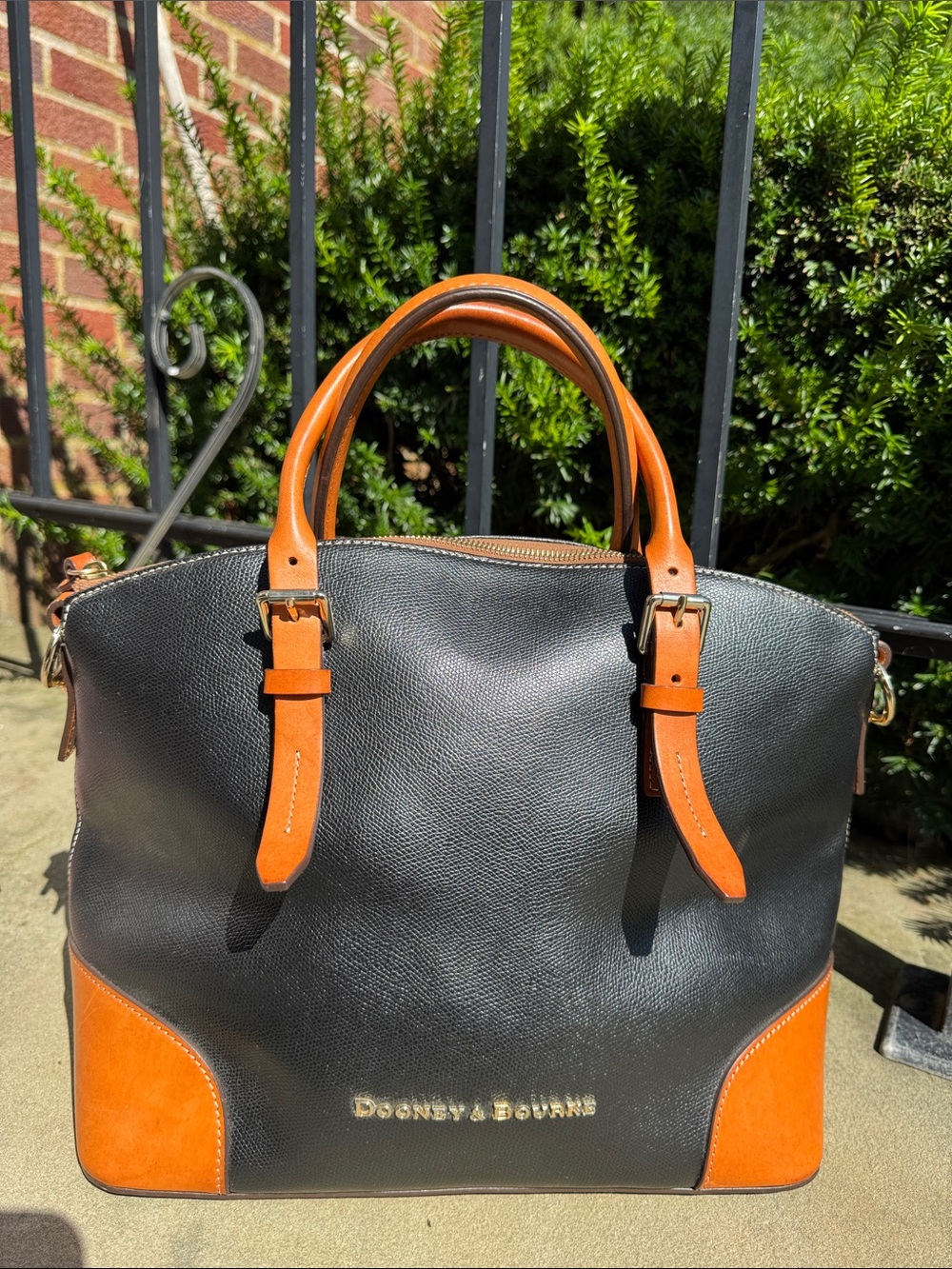 DOONEY & BOURKE BLACK PEBBLE & BROWN LEATHER TRIM DOME SATCHEL BAG